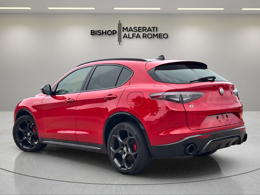 Used 2025 Alfa Romeo Stelvio Sprint AWD/4WD image 3