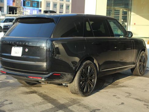 New 2026 Land Rover Range Rover Long Wheelbase SE AWD/4WD image 2