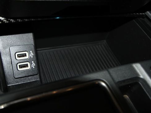 Used 2019 Ford F150 Raptor w/ Equipment Group 802A Luxury image 21