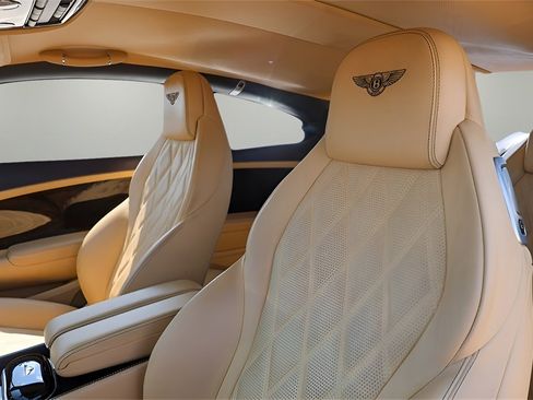 Used 2015 Bentley Continental GT image 9