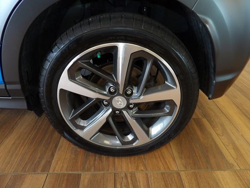 Used 2020 Hyundai Kona Ultimate w/ Cargo Package AWD/4WD image 9