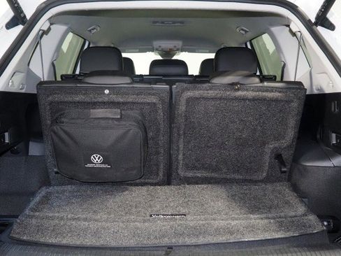 Used 2022 Volkswagen Tiguan SE image 37