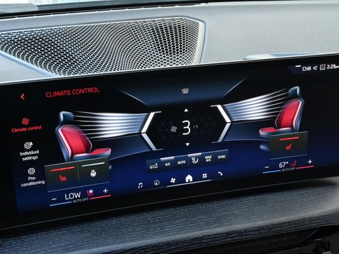 Certified 2025 BMW 330i Sedan image 19