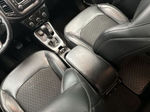 Used 2018 Jeep Compass Latitude w/ Cold Weather Group AWD/4WD image 24