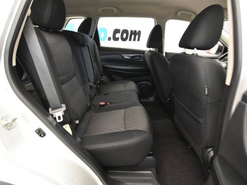 Used 2020 Nissan Rogue S image 17