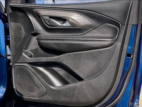 Used 2022 GMC Terrain SLE w/ Driver Convenience Package image 18