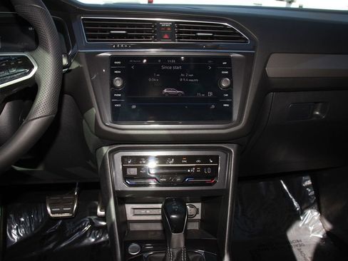 Used 2022 Volkswagen Tiguan SE R-Line AWD/4WD image 18