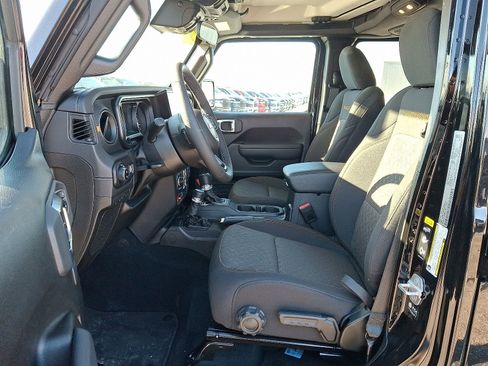 New 2025 Jeep Gladiator Mojave w/ Safety Group image 15