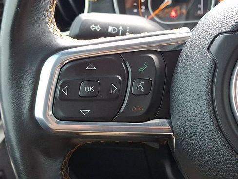 Used 2022 Jeep Wrangler Unlimited Sahara AWD/4WD image 23