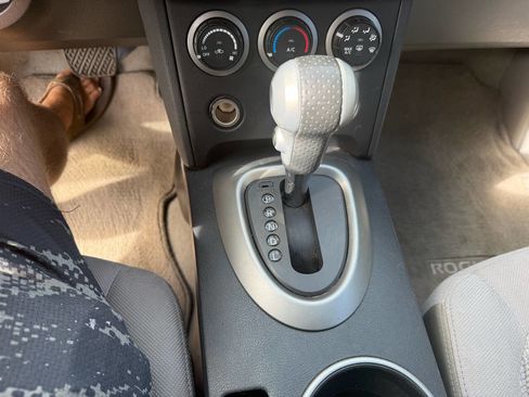 Used 2011 Nissan Rogue SV image 17