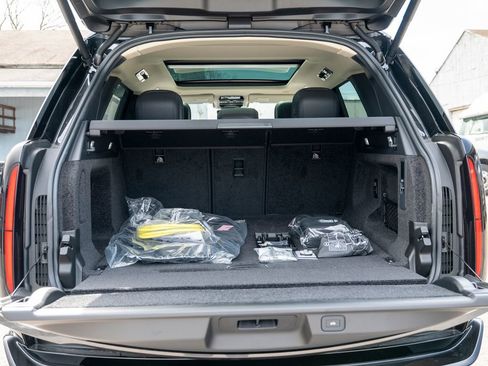 New 2025 Land Rover Range Rover SE image 25