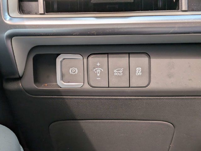 Used 2025 Hyundai Santa Fe SEL FWD image 17