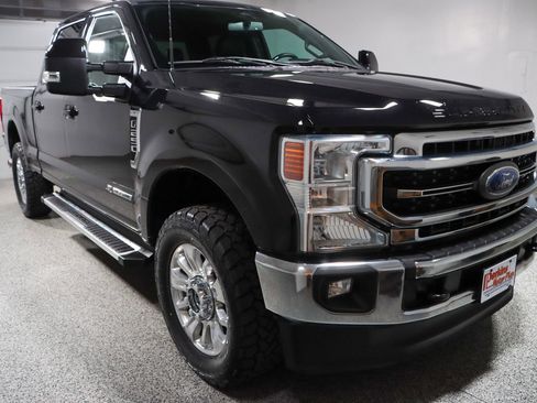 Used 2022 Ford F250 Lariat w/ Lariat Value Package image 5