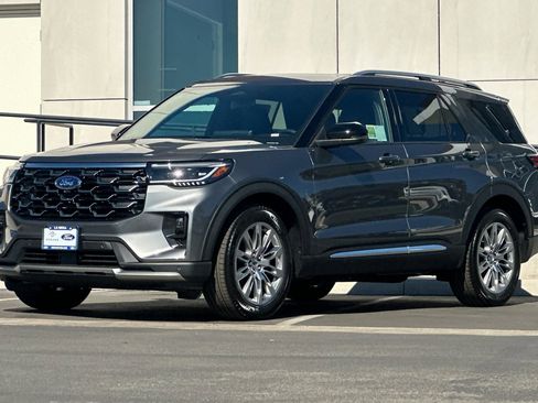 New 2026 Ford Explorer Platinum image 7