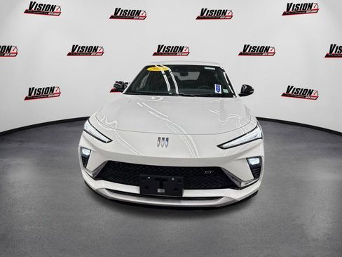 Used 2024 Buick Envista Sport Touring w/ Convenience I Package image 2