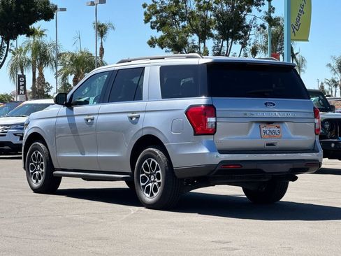 Used 2022 Ford Expedition XLT AWD/4WD image 5