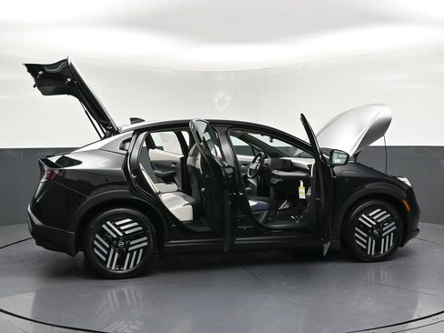 New 2026 Nissan Leaf SV+ w/ Floor Mat Package (SV+) FWD image 34