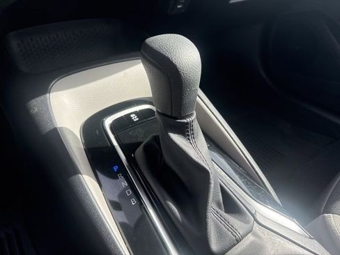 Used 2025 Toyota Corolla LE image 29