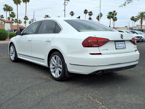 Used 2017 Volkswagen Passat 1.8T SE FWD image 5