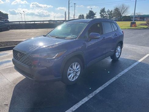 Used 2023 Toyota Corolla Cross LE image 3