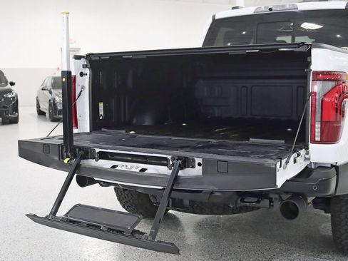 Used 2025 Ford F150 Raptor AWD/4WD image 45