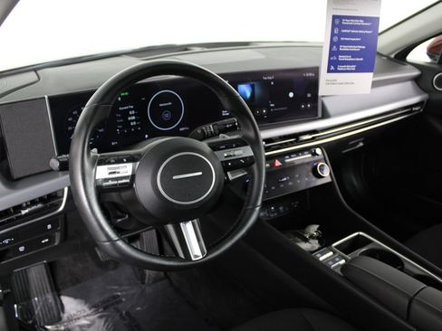 Certified 2024 Hyundai Sonata SEL w/ Convenience Package FWD image 18