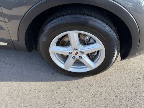 Used 2018 Ford Explorer XLT w/ Equipment Group 202A image 18