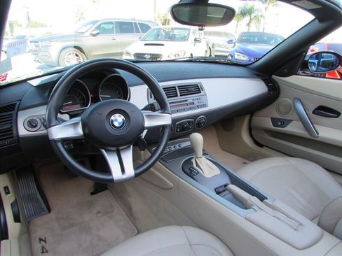 Used 2003 BMW Z4 2.5i RWD image 9