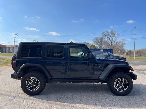 Used 2025 Jeep Wrangler Rubicon image 10