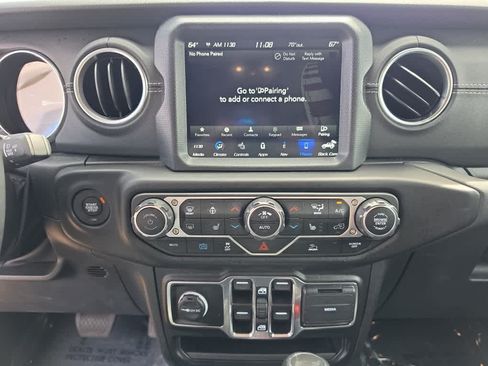 Used 2023 Jeep Wrangler Unlimited Sahara w/ Cold Weather Group AWD/4WD image 18