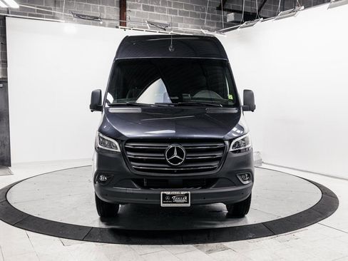 Used 2025 Mercedes-Benz Sprinter 2500 image 2