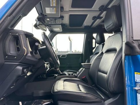 Used 2025 Ford Bronco Badlands image 10