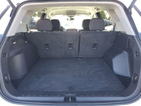 Used 2023 GMC Terrain SLE w/ Driver Convenience Package image 29