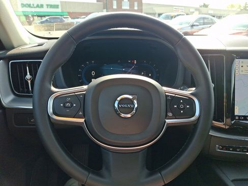 Used 2023 Volvo XC60 B5 Core AWD/4WD image 21