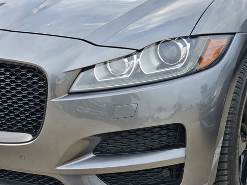 Used 2019 Jaguar F-PACE Premium AWD/4WD image 10
