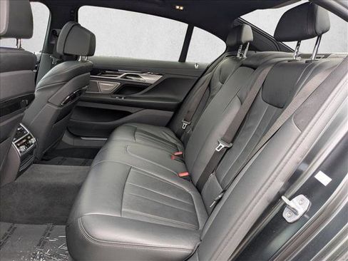 Used 2019 BMW 740i w/ M Sport Package image 22