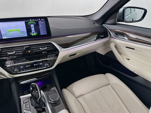 Used 2023 BMW 530i w/ Premium Package RWD image 24