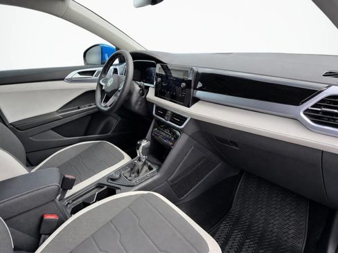 New 2026 Volkswagen Taos SE AWD/4WD image 45