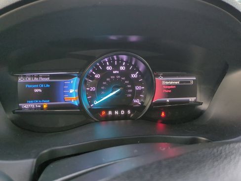Used 2018 Ford Explorer XLT w/ Equipment Group 202A FWD image 11