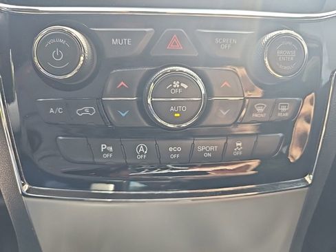 Used 2019 Jeep Grand Cherokee Laredo w/ Laredo X Package RWD image 22