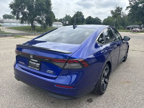 Used 2023 Honda Accord Sport image 3