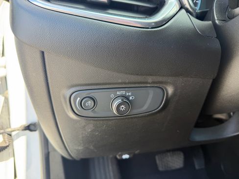 Used 2020 Chevrolet Equinox LS image 21