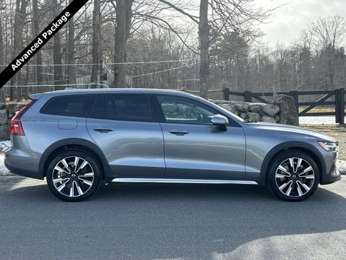 Used 2020 Volvo V60 T5 Cross Country w/ Protection Package image 2