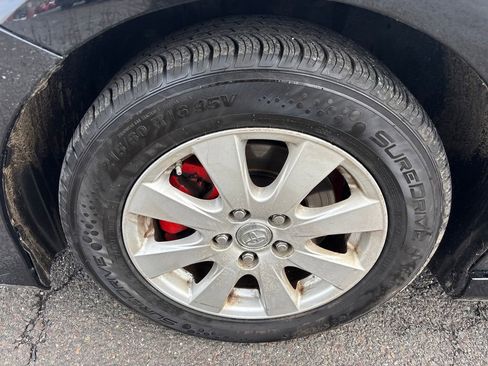 Used 2019 Toyota Camry LE image 11