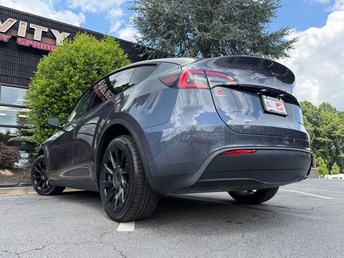 Used 2022 Tesla Model Y Long Range AWD/4WD image 17