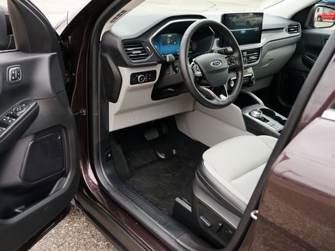 Used 2023 Ford Escape Platinum image 15