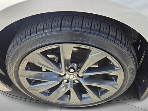 Used 2025 Toyota Corolla SE image 9