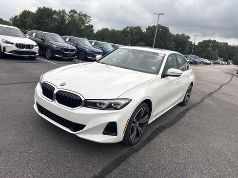 Used 2023 BMW 330i xDrive Sedan w/ Driving Assistance Package AWD/4WD image 3