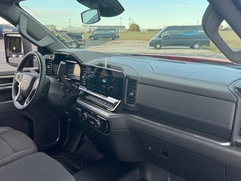 Used 2024 Chevrolet Silverado 2500 LT w/ Convenience Package image 25