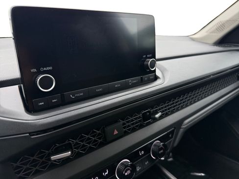 Certified 2025 Honda Accord SE image 12